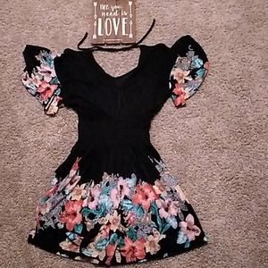 Flowy scalloped sleeve flower romper